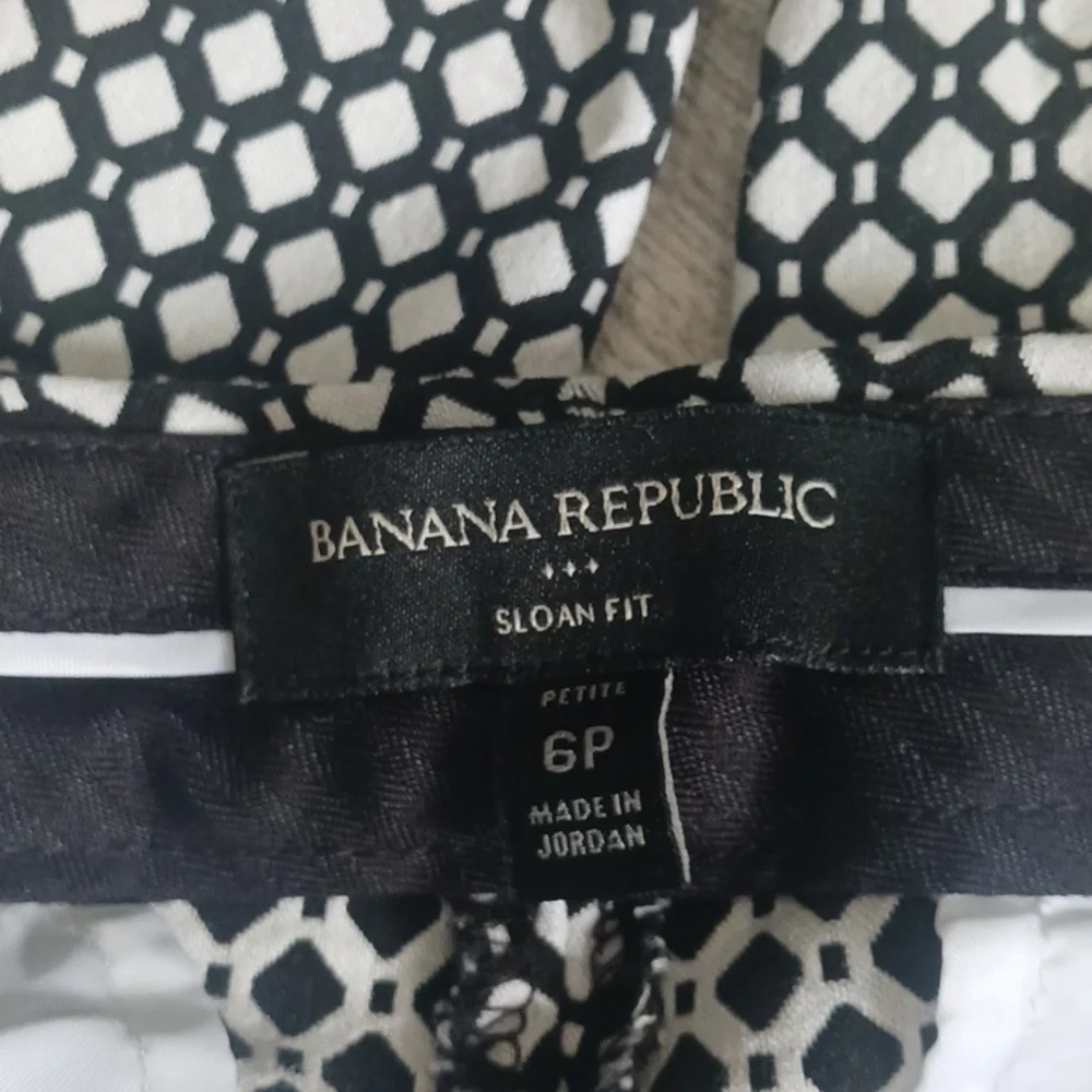 Banana Republic Sloan Fit  Black & White Geo Dot Cropped Pants - Picture 8 of 13